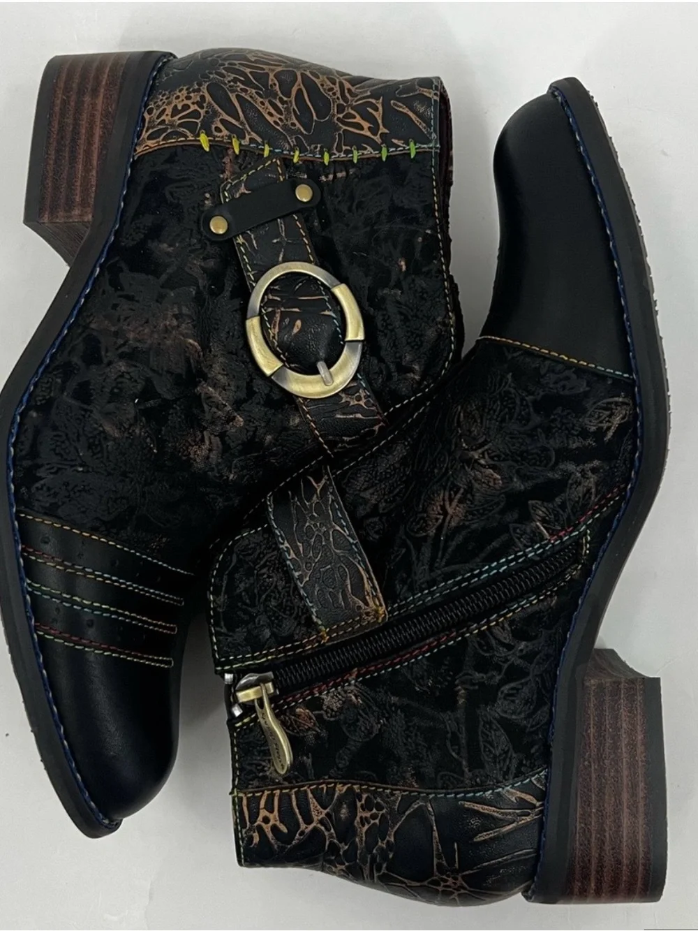 Men's Black Floral-Textured Chukka Boots with Decorative Buckle